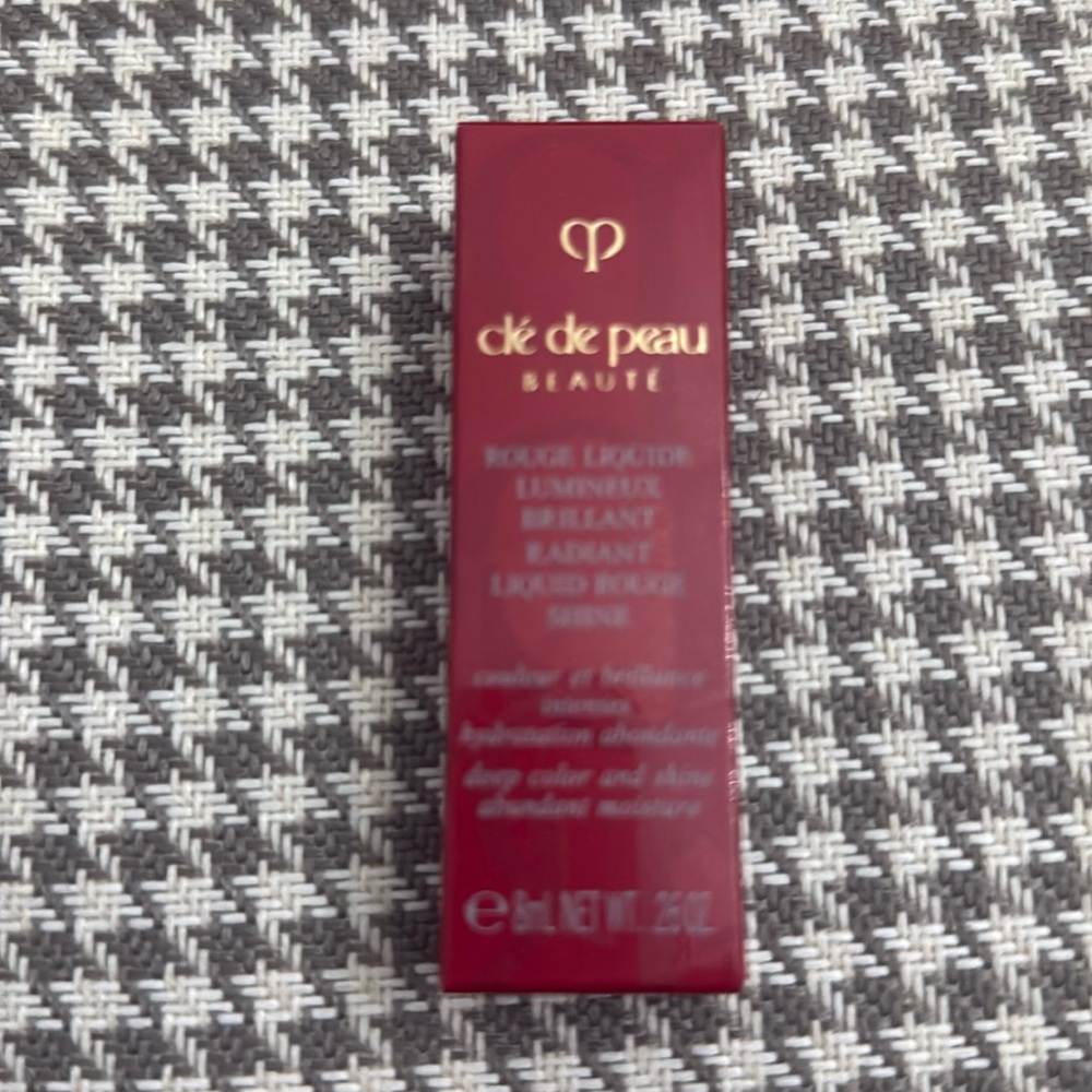 cle de peau rouge lumineux liquid shine lipstick new never opened red